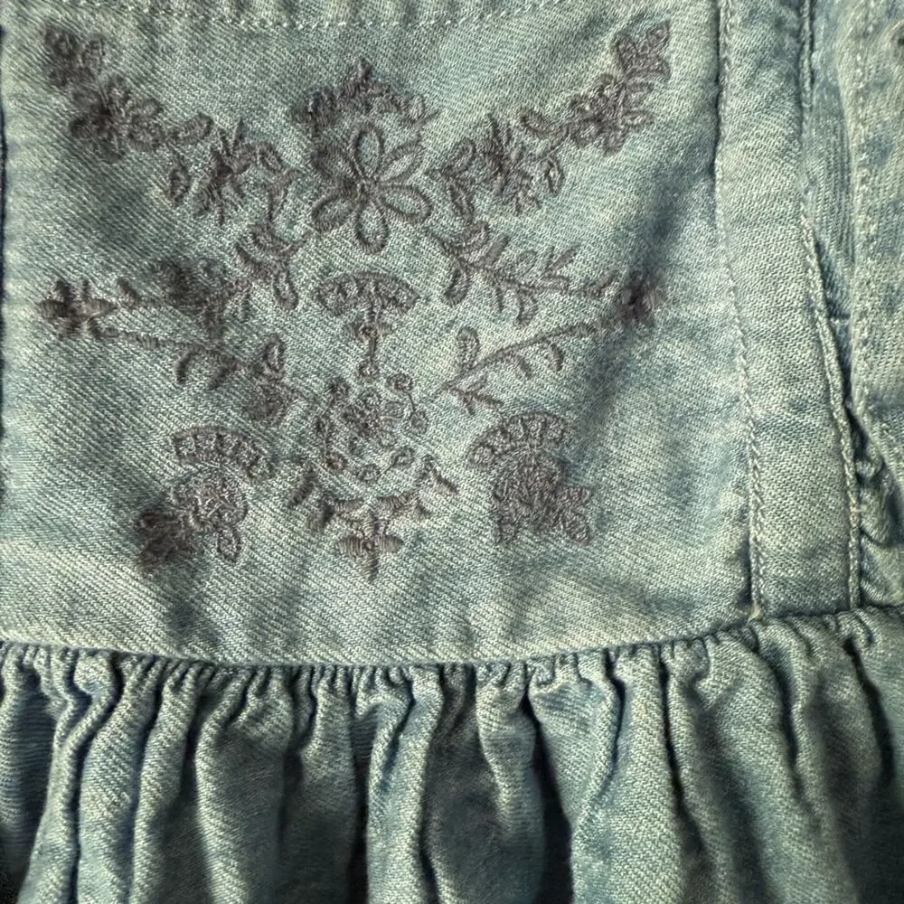 Old Navy chambray Dress with Embroidery‎